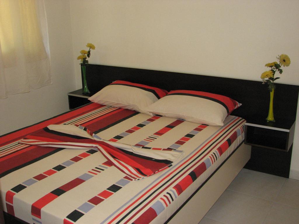 Aparthotel Vila Tufi Velipojë Habitación foto