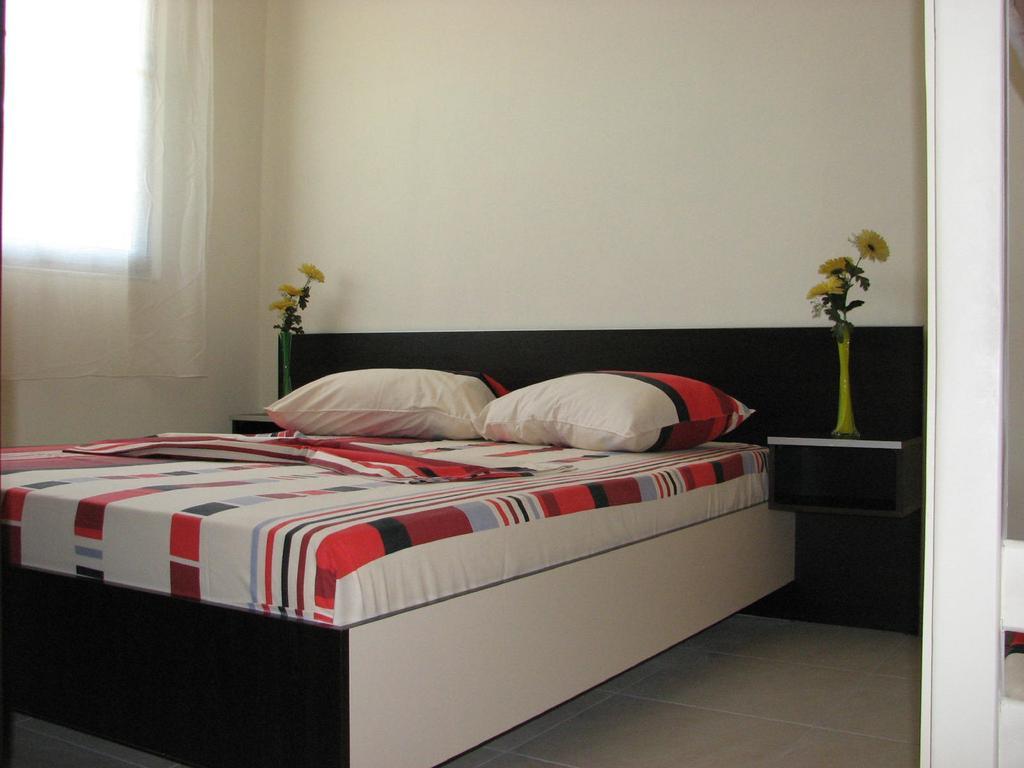 Aparthotel Vila Tufi Velipojë Habitación foto